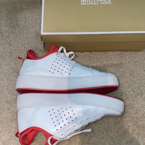 Micheal Kors- Ace Lace Up Sneakers ( Sea Coral) 🤍 - Picture 4 of 4